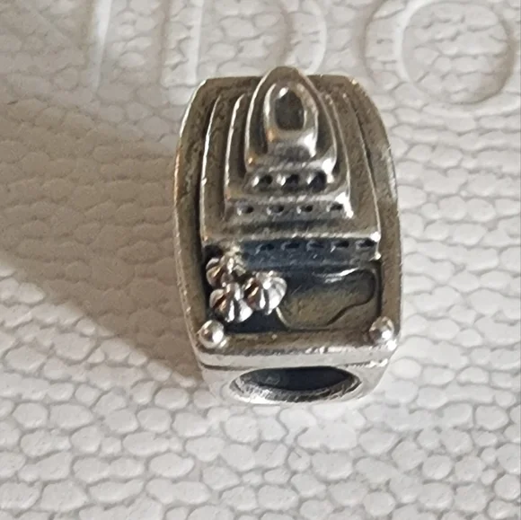 Pandora St. Kitts Cruise ship rare charm